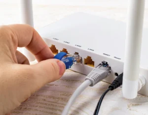 Ethernet kabel tilsluttes trådløs router